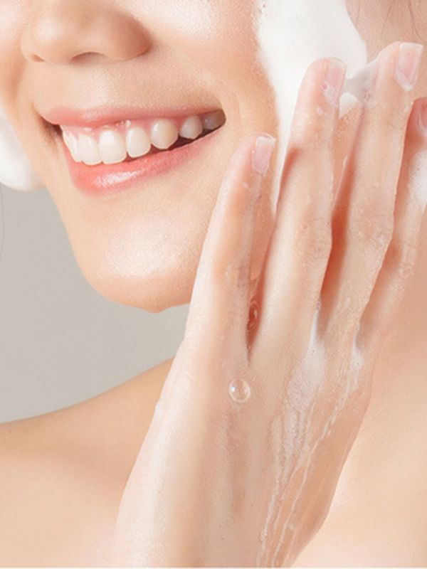 Балансирующая пенка для умывания с пантенолом Derma Factory PH Balancing Cleansing Foam 120мл