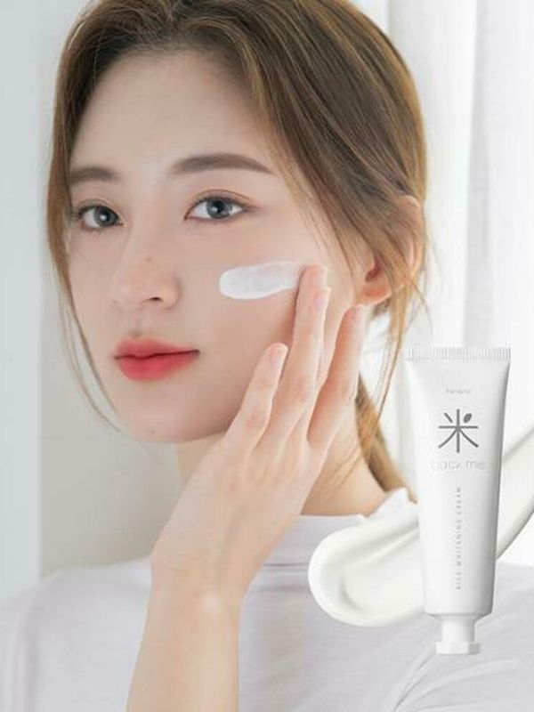 Крем-праймер для выравнивания тона кожи  ROM&ND Back Me Tone Up Cream 50мл