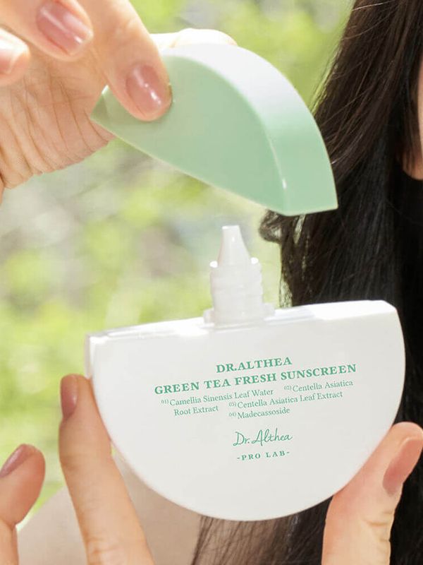 Успокаивающий солнцезащитный крем Dr. Althea Green Tea Fresh Sunscreen SPF50+ PA++++