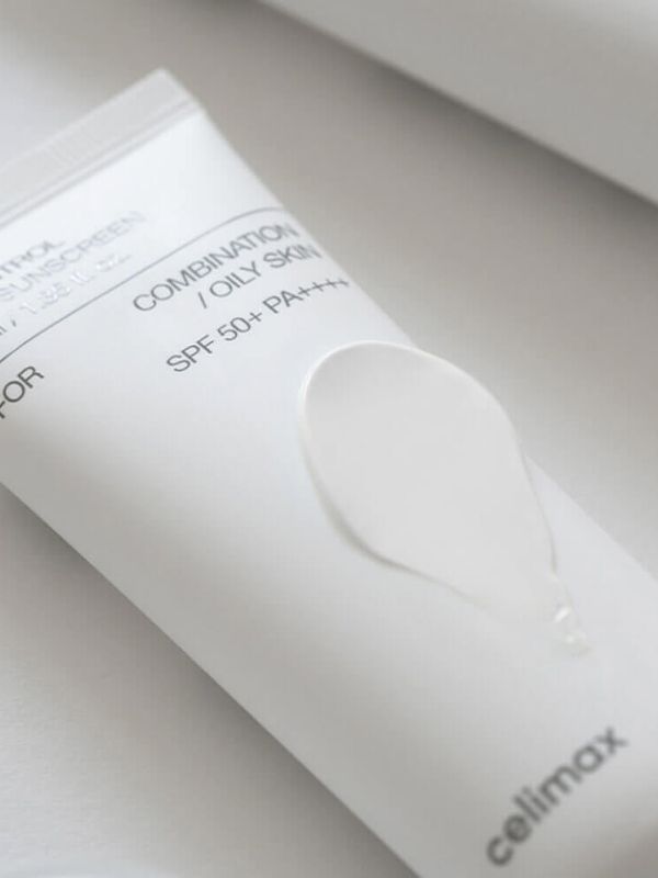 Себорегулирующий лёгкий солнцезащитный крем Celimax Oil Control Light Sunscreen SPF50+PA++++