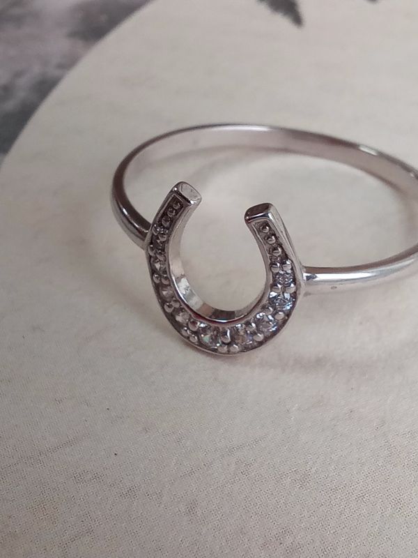 Серебряное кольцо с фианитами