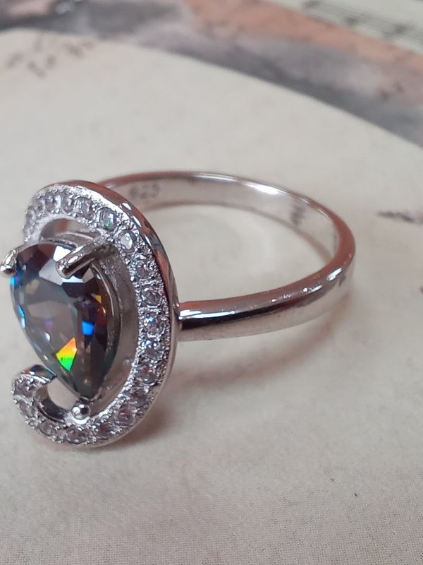 Серебряное кольцо с мистическим топазом