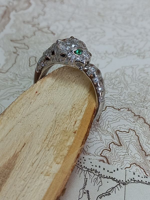 Серебряное кольцо Пантера