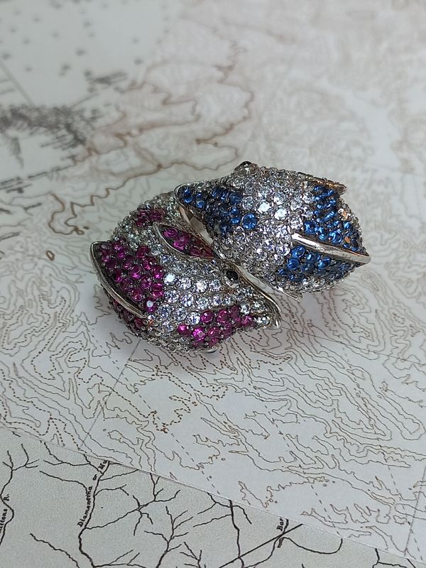 Серебряное кольцо дельфины
