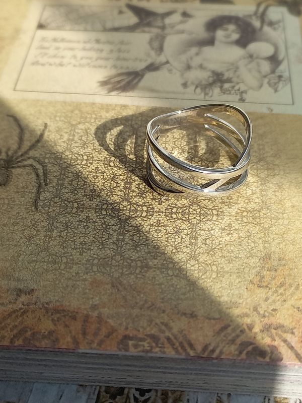 Серебряное кольцо