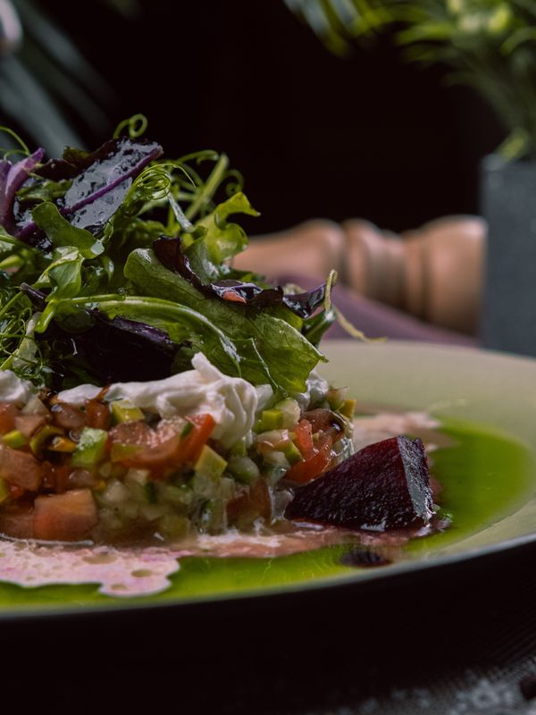 Тартар со страчателлой и овощами\ Tartare with stracchatella and vegetables