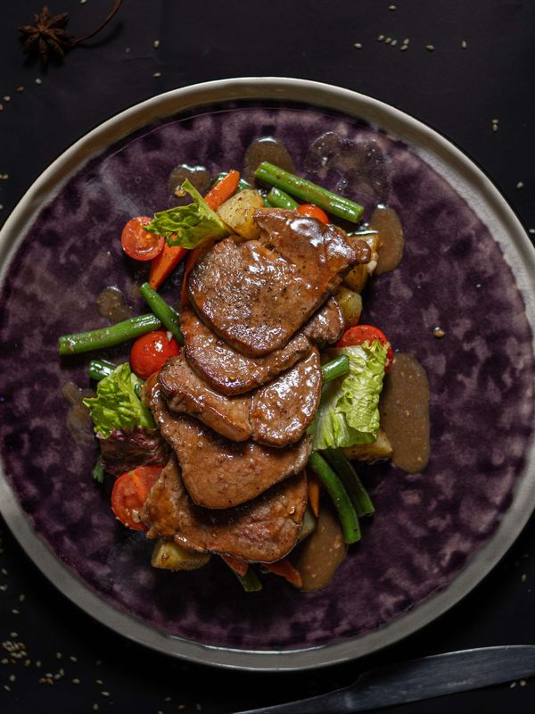 Телятина Шабли с молодыми овощами\Chablis Veal with Young Vegetables