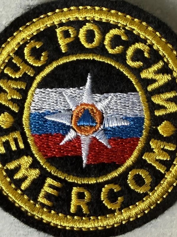 Шевроны МЧС на черном фоне