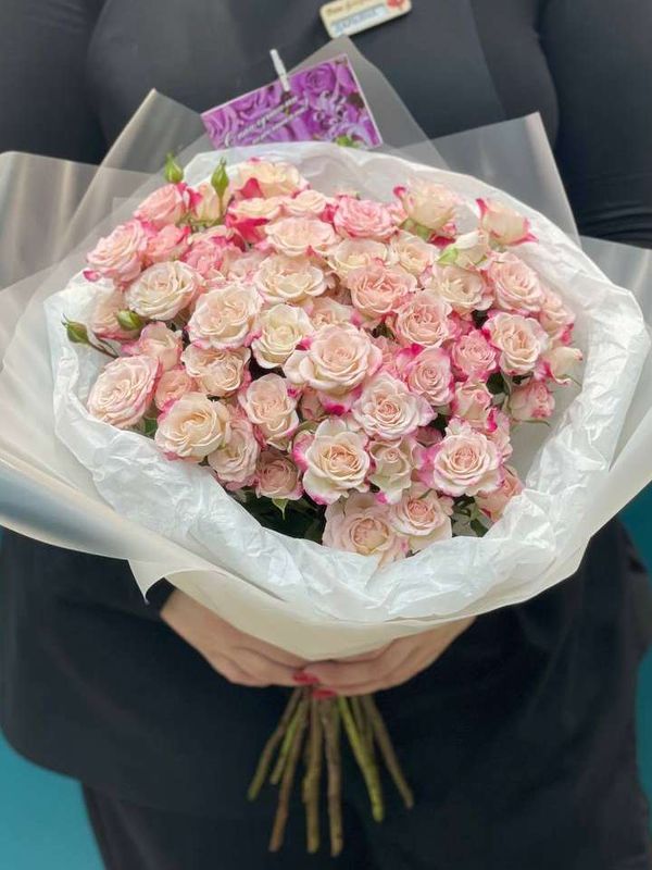 Букет розовых кустовых роз, 15 шт.
