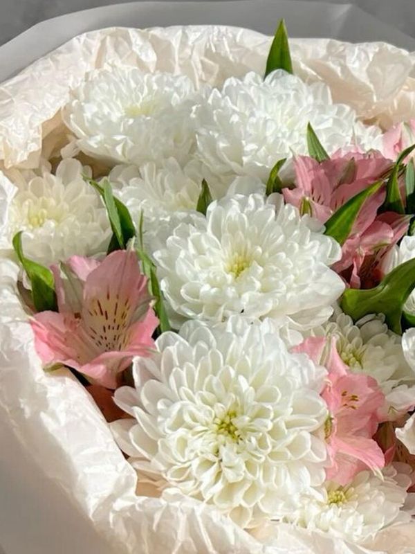 Хризантема и альстромерия
