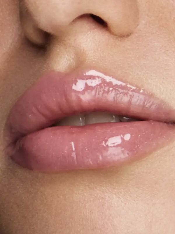LIP GLOSS CARE. 101 PALE PINK