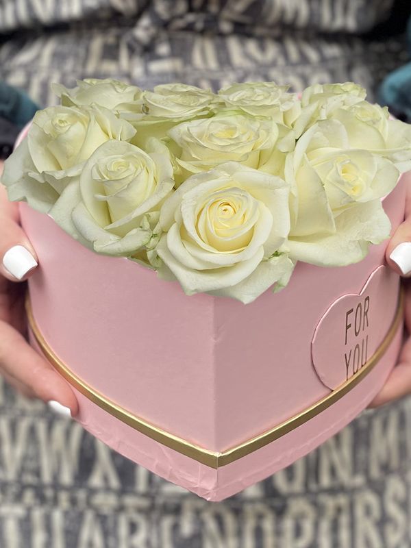 12 white roses in a pink box