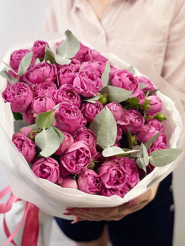 Pink spray roses