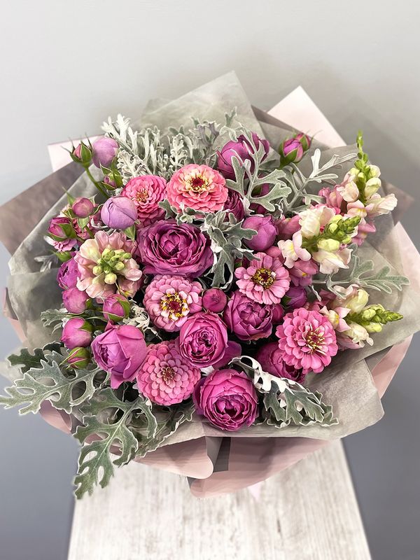 Mixed bouquet with zinnia