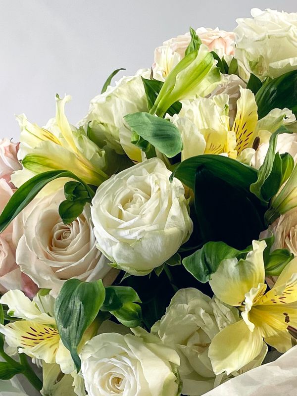 Bombastiki and alstroemeria