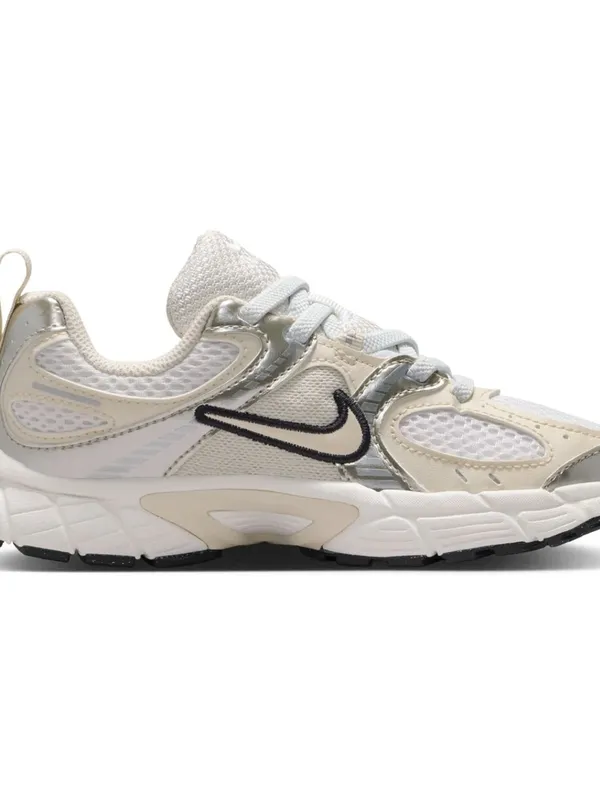 Adidași Nike V5 RNR
