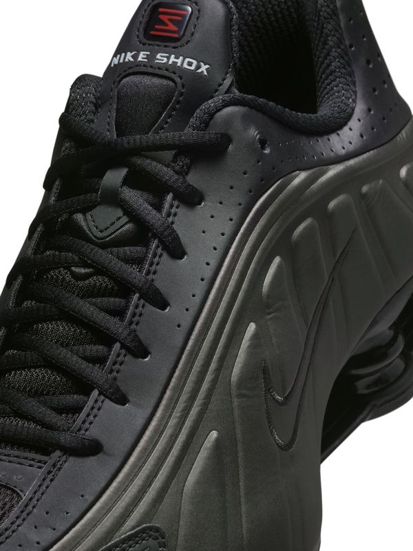 Adidași Nike Shox R4