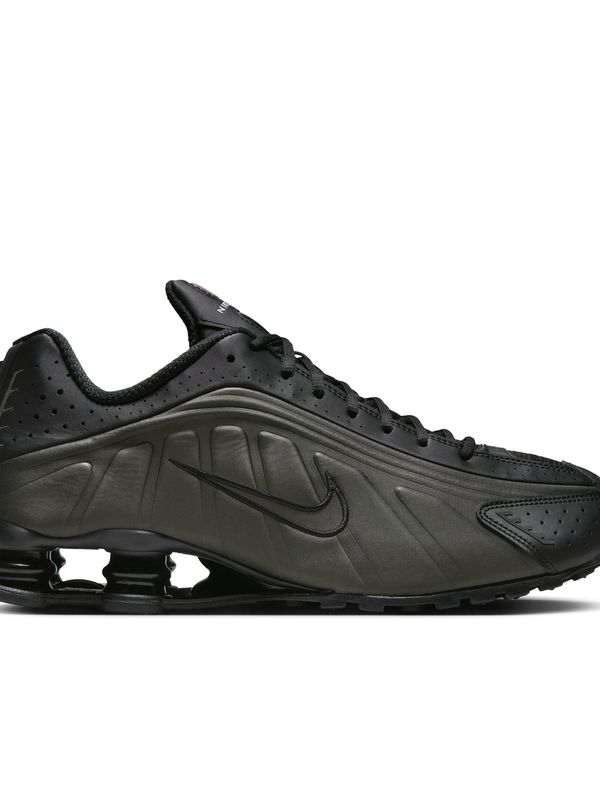 Adidași Nike Shox R4