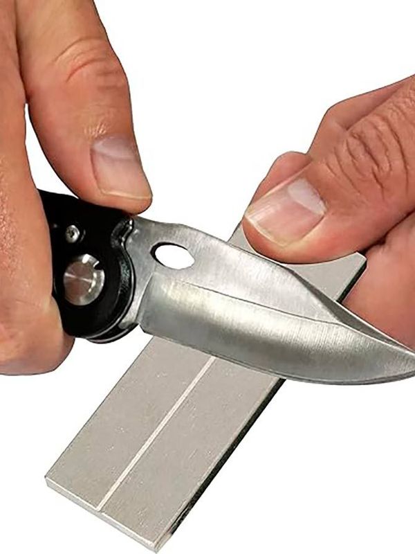 Камень точильный AccuSharp Diamond Pocket Stone (320/800) в чехле