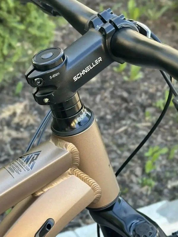 Горный велосипед SCHNELLER ORIGINAL TT401, диаметр колес 27,5", 7 скоростей, рама алюминий, цвет золотой