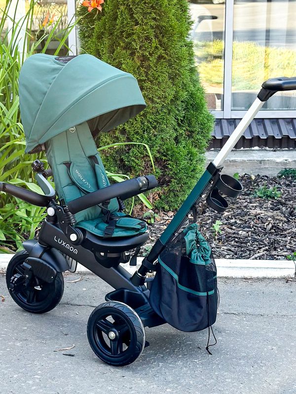Трехколесный велосипед с родительской ручкой и поворотным сиденьем Luxmom 3001, Зеленый + подстаканник и сумка