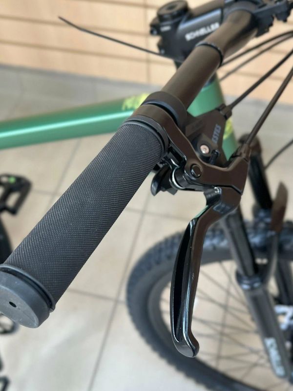 Горный велосипед SCHNELLER ORIGINAL TT401, диаметр колес 27,5", 7 скоростей, рама алюминий, цвет зеленый
