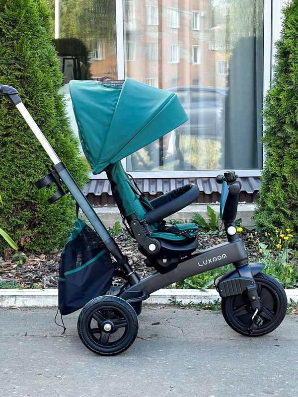 Трехколесный велосипед с родительской ручкой и поворотным сиденьем Luxmom 3001, Зеленый + подстаканник и сумка