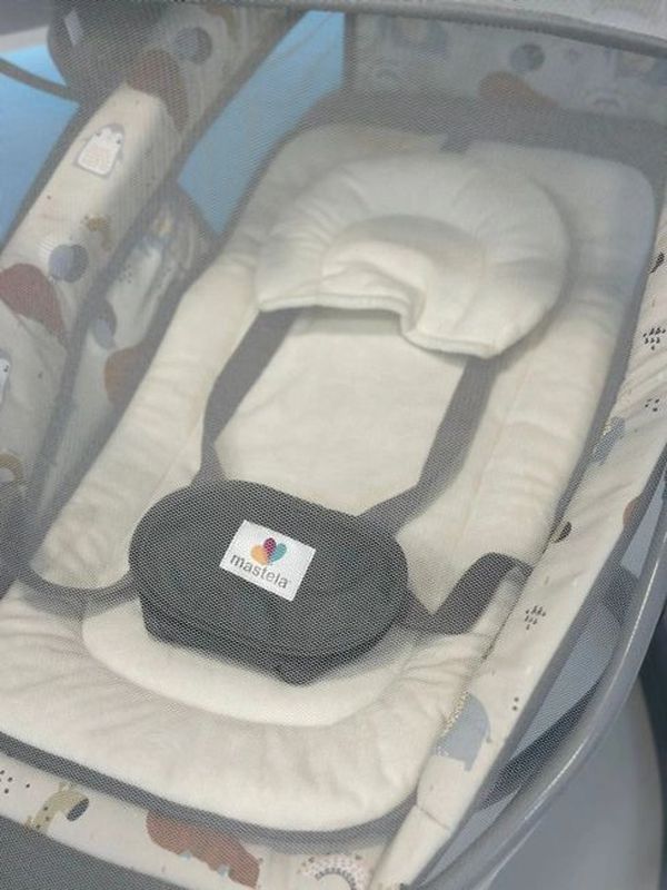 Качалка для малыша LuxMom Mastela 08208, развивающие качели с музыкой и игрушками