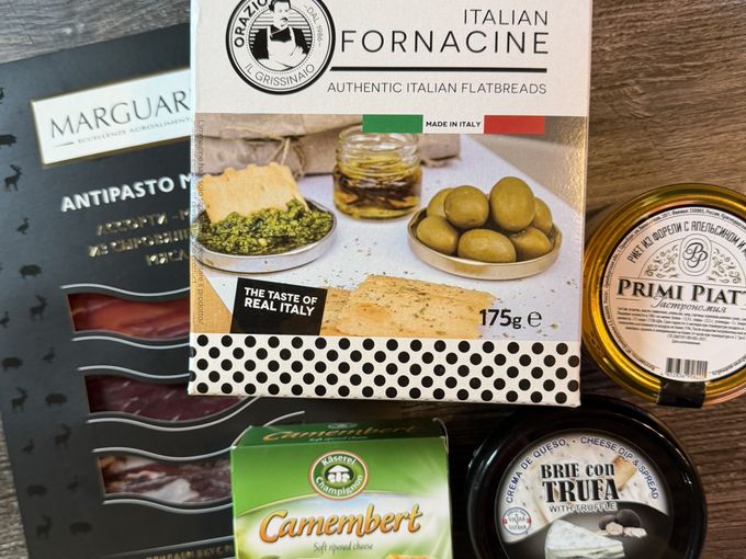 Рыбка🍣икорка⚫️сыр🧀мяско🥩десерты🧁