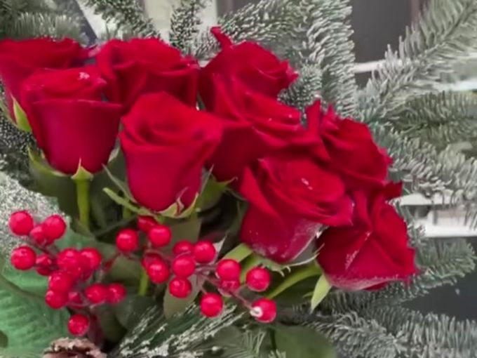 Цветы + Хвоя= ЗИМНИЙ БУКЕТ 😍❤️