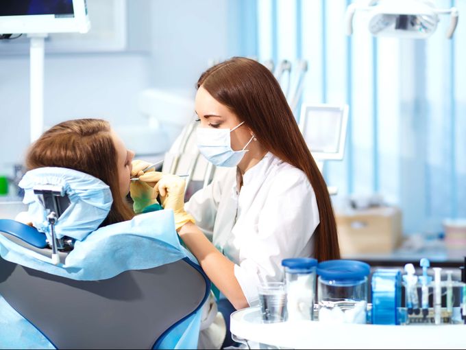 Лечение кариеса 6500 рублей 🦷