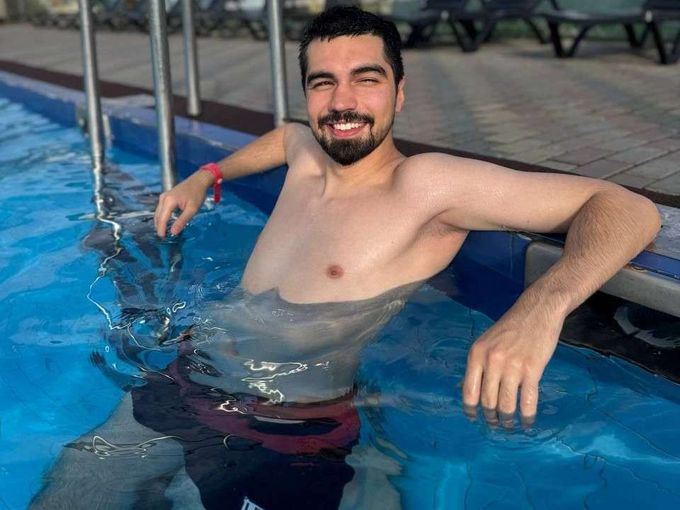 Летом вода в бассейне грязная....