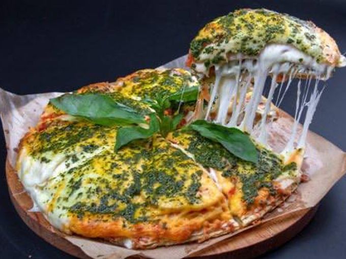 Вкусный вечер начинается с хорошей пиццы