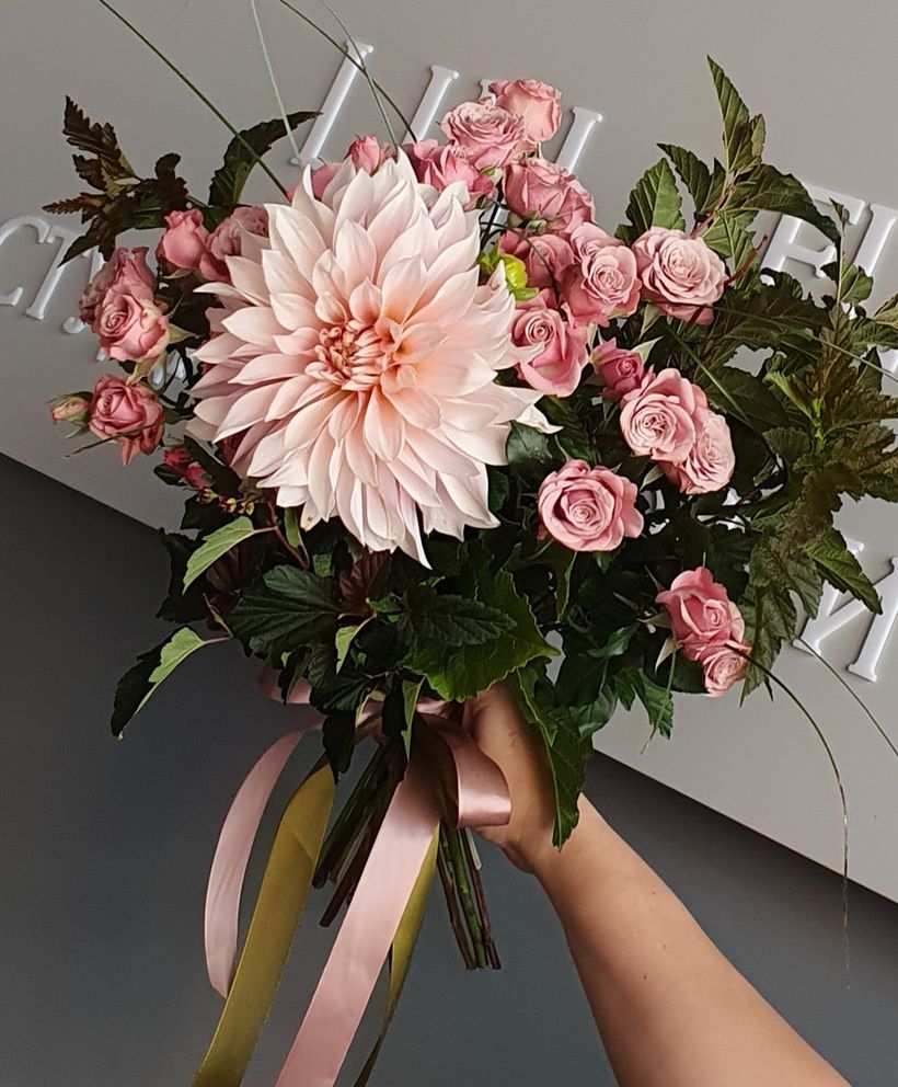 LILI FLOWERS