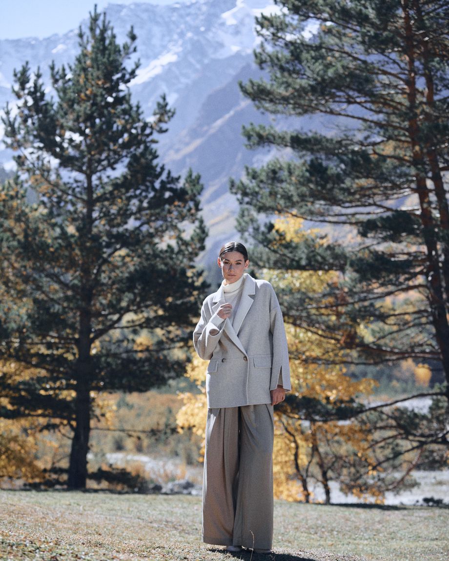 Bella Collection | Solstand | Costoso