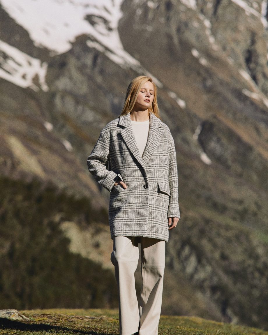 Bella Collection | Solstand | Costoso