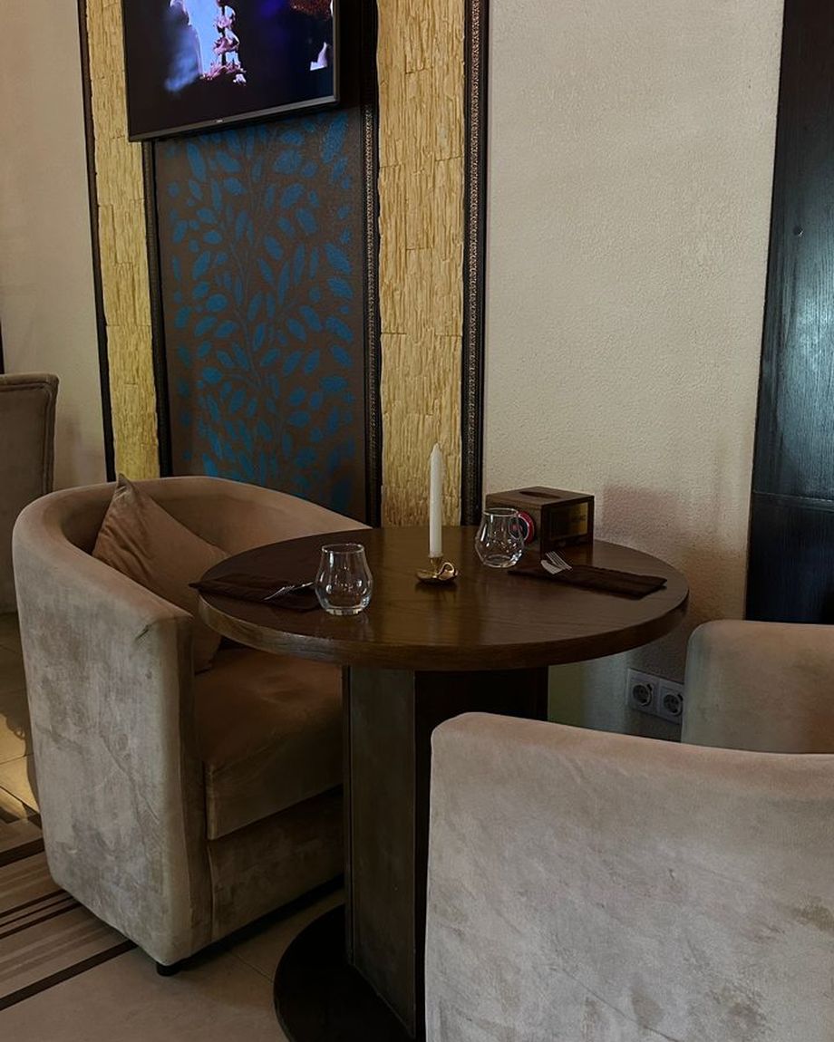 Gandhi Indian Restaurant & Lounge