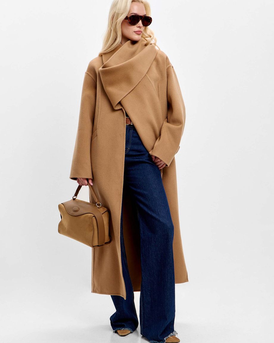 Bella Collection | Solstand | Costoso