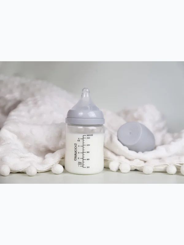 Бутылочка стеклянная light grey 160 мл Paomma (0+)
