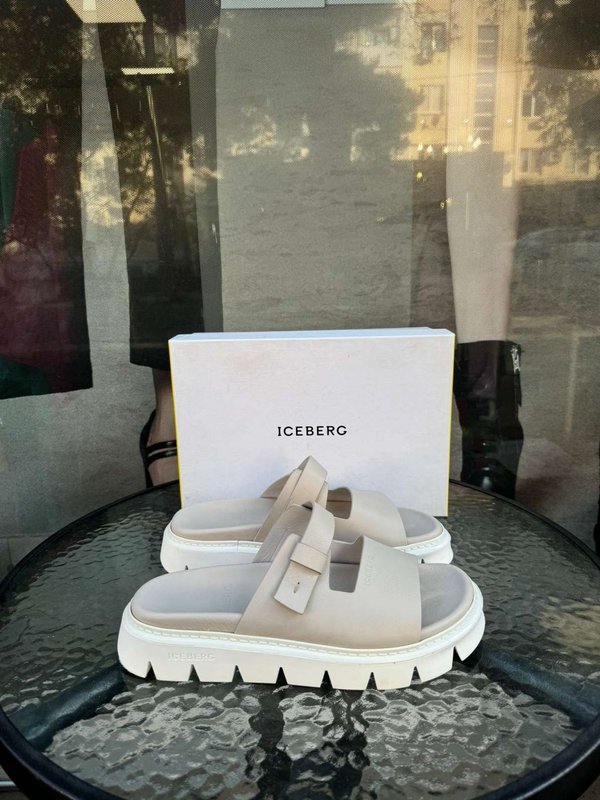Слайдеры женские ICEBERG