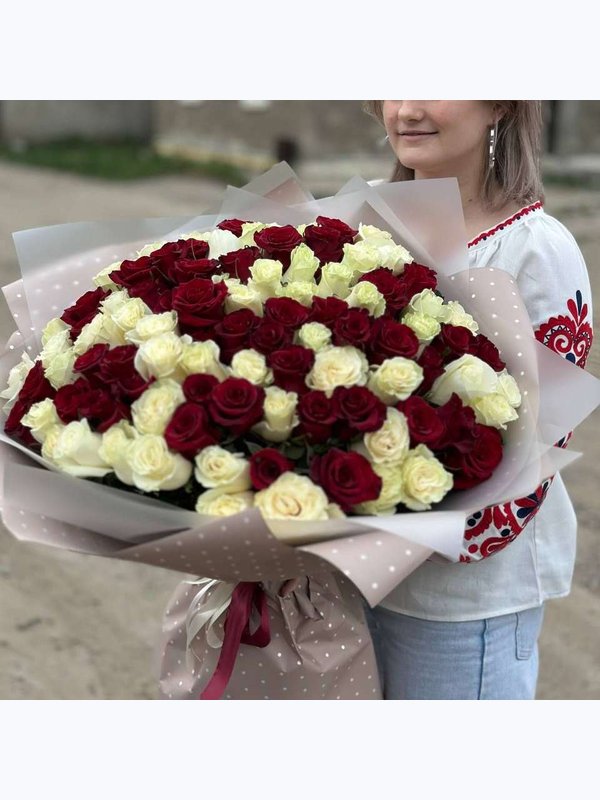Букет из 101 розы в упаковке
