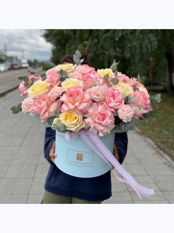 Композиция с пионовидными розами