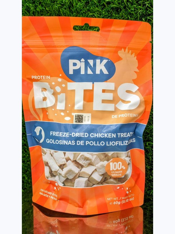 Pink Bites Лакомство сухое для кошек и собак "Кубики из сублимированного мяса"