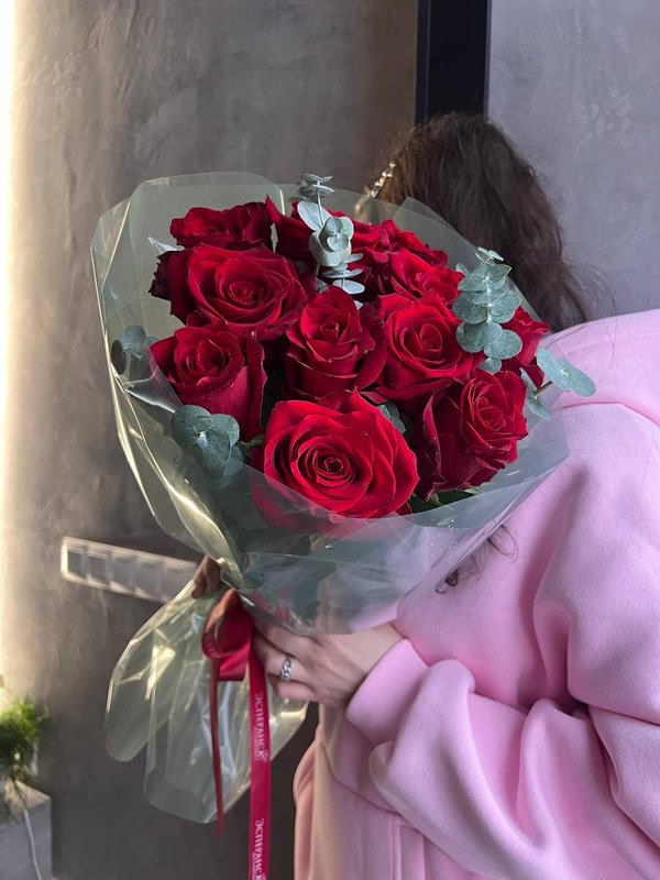 11 ♥️роз Эксплорер с эвкалиптом