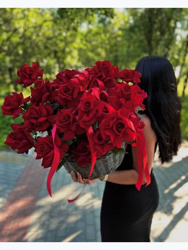 Шикарная WOW корзина французских роз