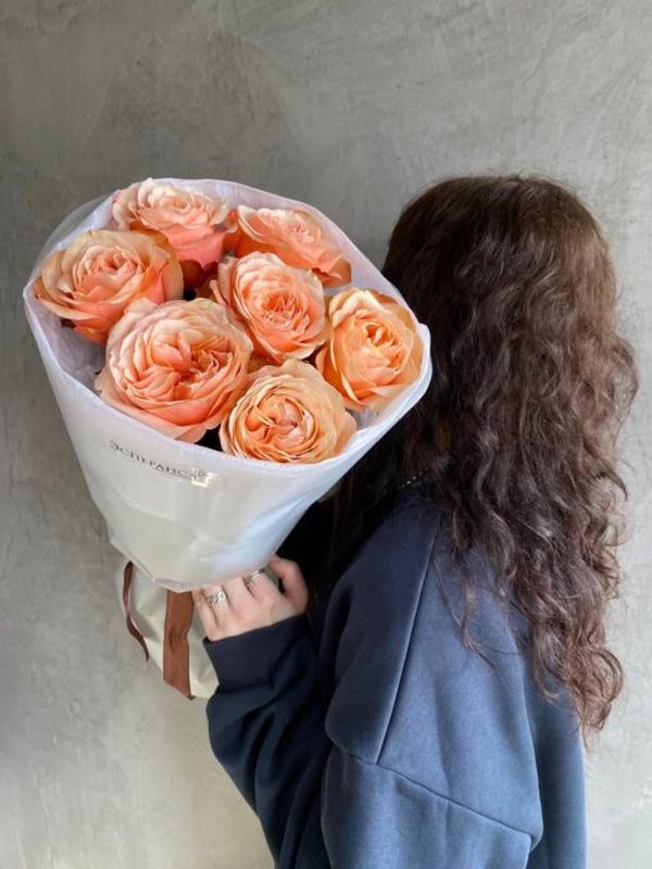 7 🍑пионовидных роз Кахала