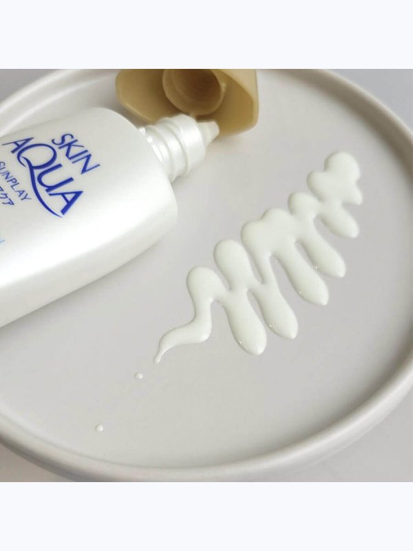 Солнцезащитное молочко для лица и тела Skin Aqua Sunplay UV Super Moisture Gel SPF50+ PA++++110г