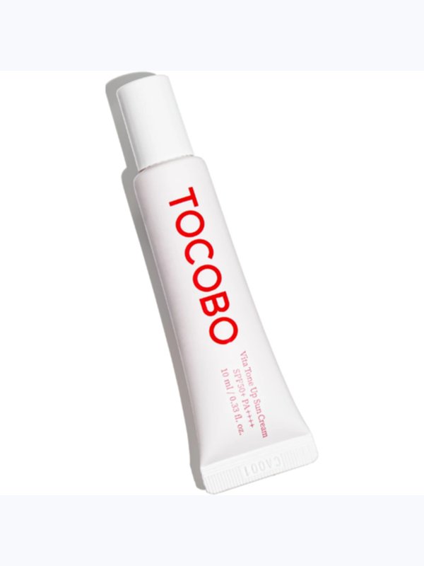 Тонирующий солнцезащитный крем с витаминами Tocobo