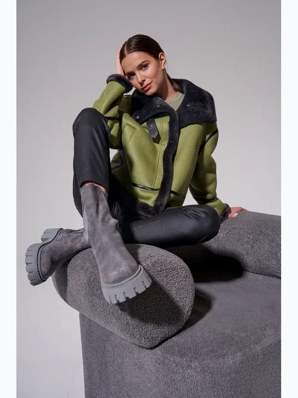 MW Collection Дубленка  искусственный мех 1031-436D-M337   р. 50/52,