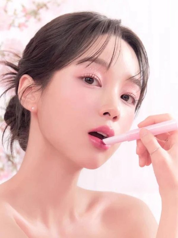 Тающий оттеночный бальзам Dasique Sakura Melting Candy Balm #Sakuranbo 1,5г